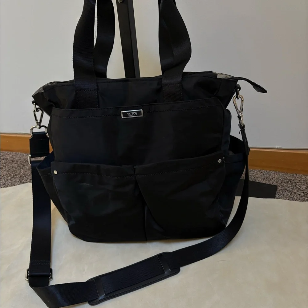 Tumi Convertible Messenger Tote - a “does it all” bag in great condition. - Picture 3 of 12